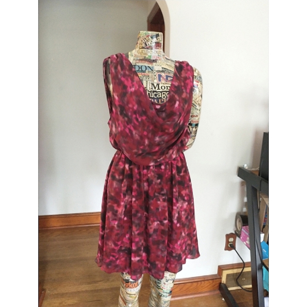 SALE! EUC. ALICE + OLIVIA Pink Print Dress sz Med - Picture 3 of 12